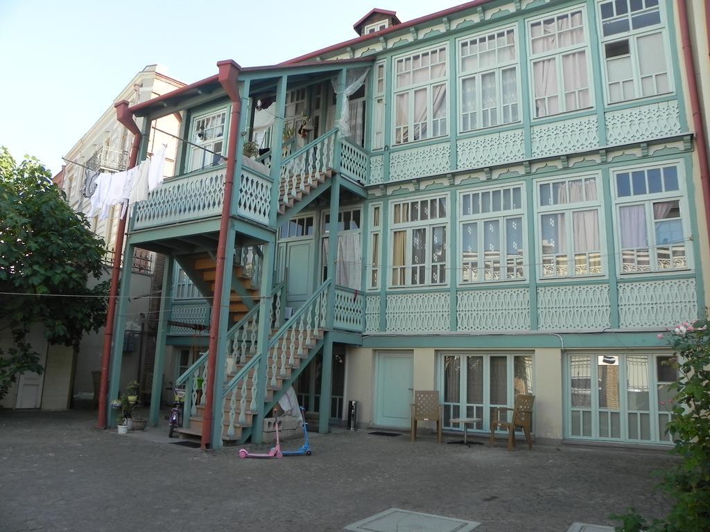 Old Yard Guest House Tbilisi Exterior foto